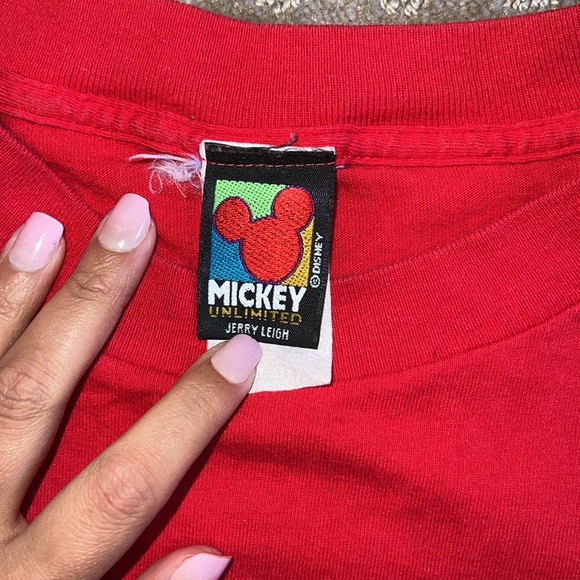 Vintage 90s Disney Mickey and Minnie Holiday Skiing One Size Shirt - Picture 3 of 7